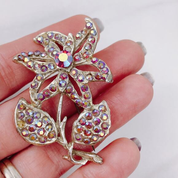 Mid Century AB Rhinestone Floral Brooch Silver Tone Textured Metal Vintage Pin - Picture 2 of 11